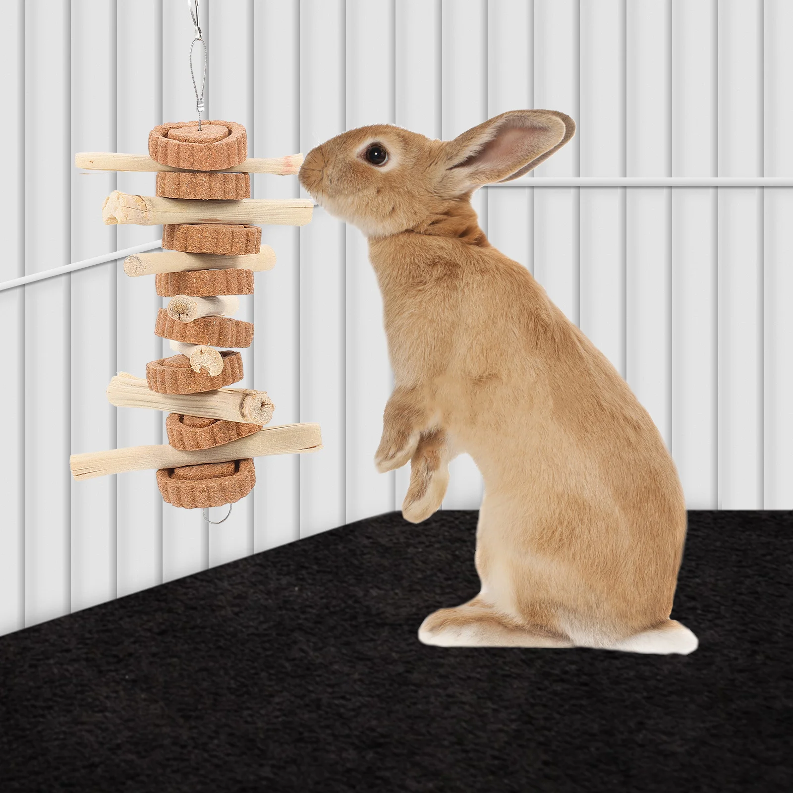 

Carrot Chew Stick for Rabbits Chewing Ring for Hamster Squirrel Chinchilla Teeth Grinding Healthy Fun