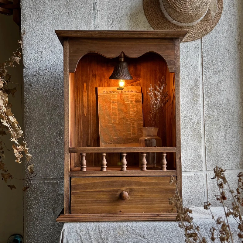 

Medieval style display cabinet Solid wood doll cabinet Retro style cafe B & B restaurant Decorative cabinet Desktop display rack