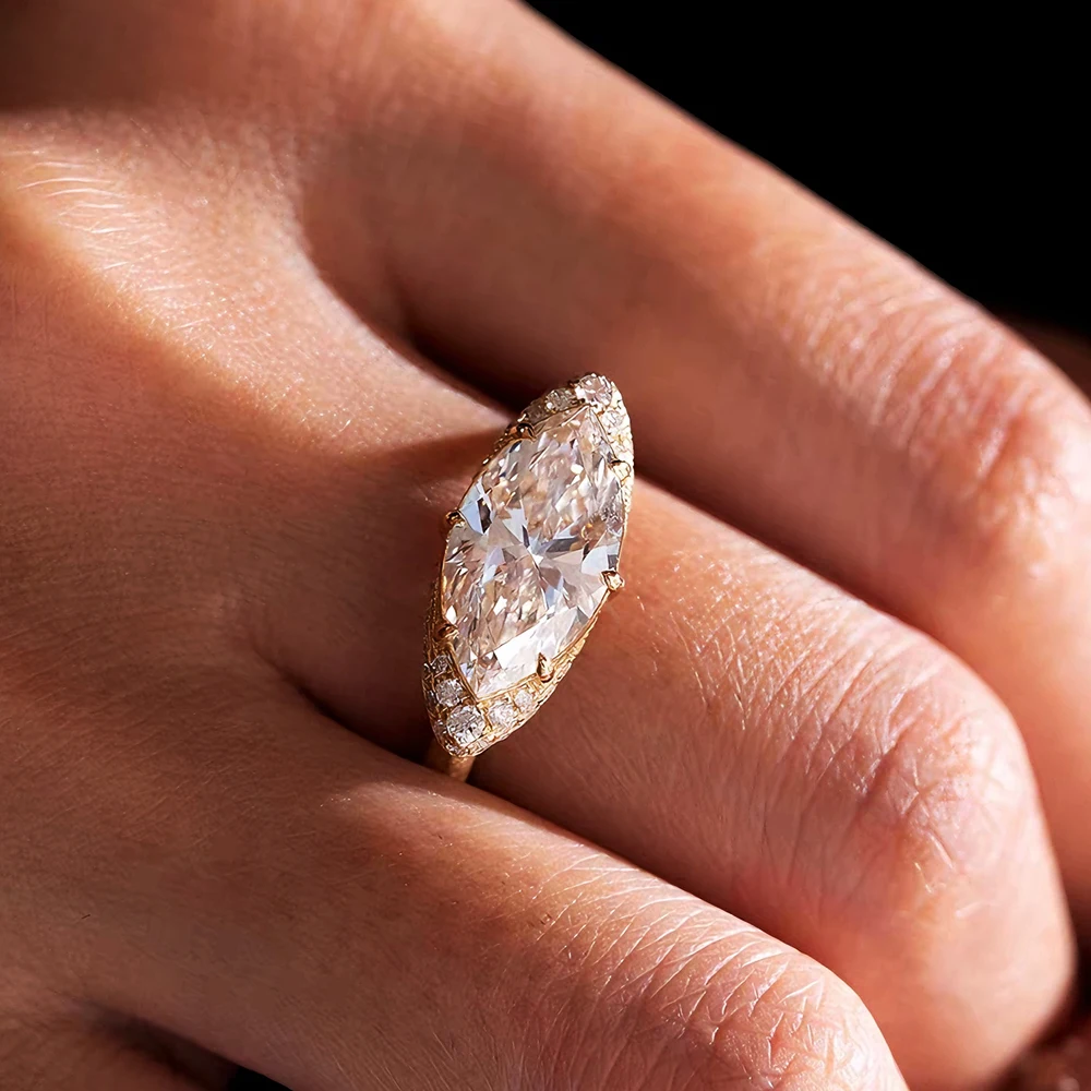 BXINY 2Carat East West Marquise Moissanite Rings 925 Sterling Silver Halo Diamond Engagement Band for Women Vintage Ring Jewelry