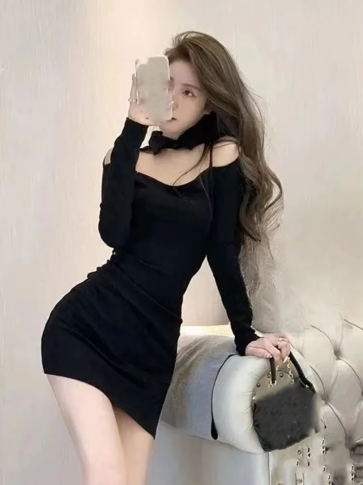 ファッショナブルでセクシーなプリーツボディコンドレス レディース服 2025 レディースドレス スラッシュネックチュニックミニドレス 上品なローブファム