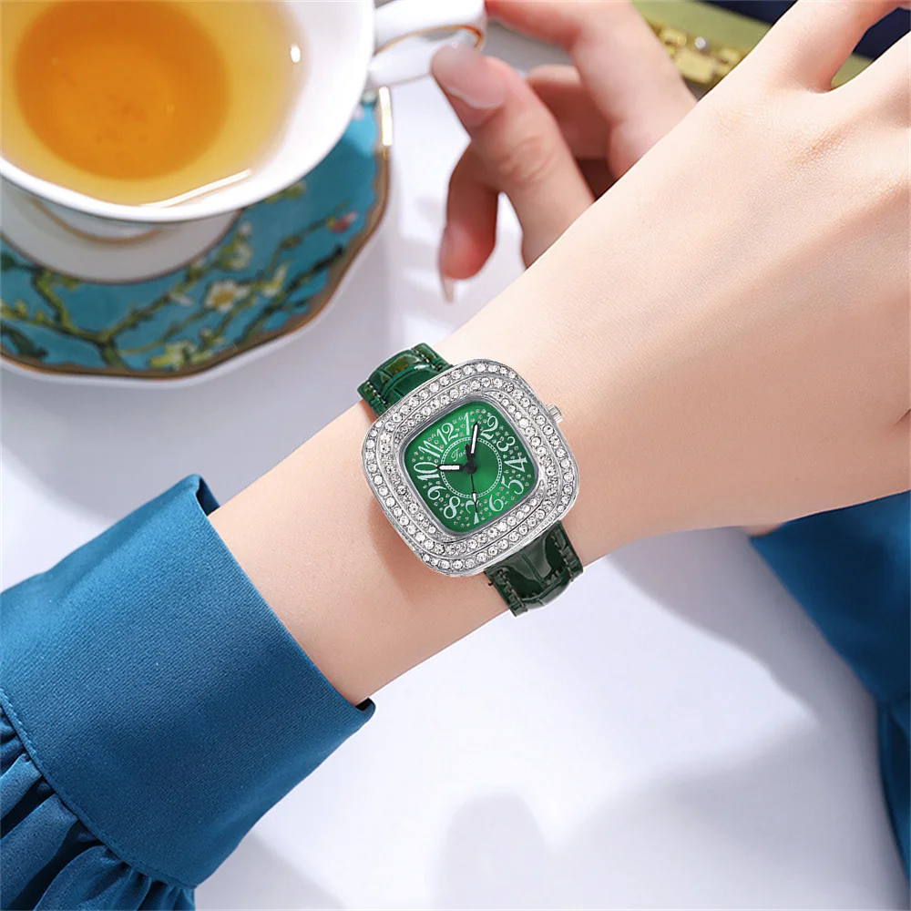 Luxury Ladies Silver Case Full Star Digital Square Quartz Watch Fashion Black Leather Women\'s Clock Wristwatch