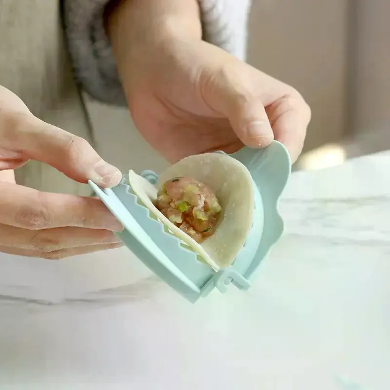 Manual Wheat Straw Dumpling Holder for Kitchen Easy Press Mould Tool for Homemade Dumplings Durable for Family Party Use