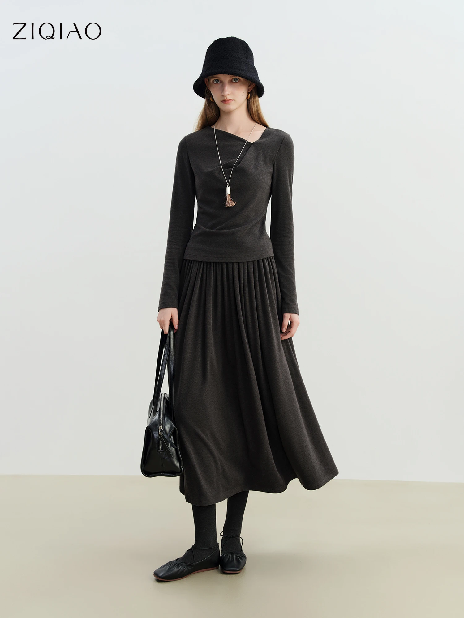 

ZIQIAO 2025 Осенне-зимний женский комплект из серой трикотажной футболки и длинной юбки — новое поступление, комплект из двух предметов для повседневной носки
