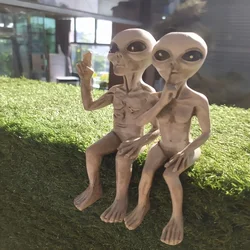 Resin Alien Statue Alien UFO Sculpture Figurine Outdoor Home Garden Decor Halloween Ornaments Yard Decoration Outdoor Miniatures