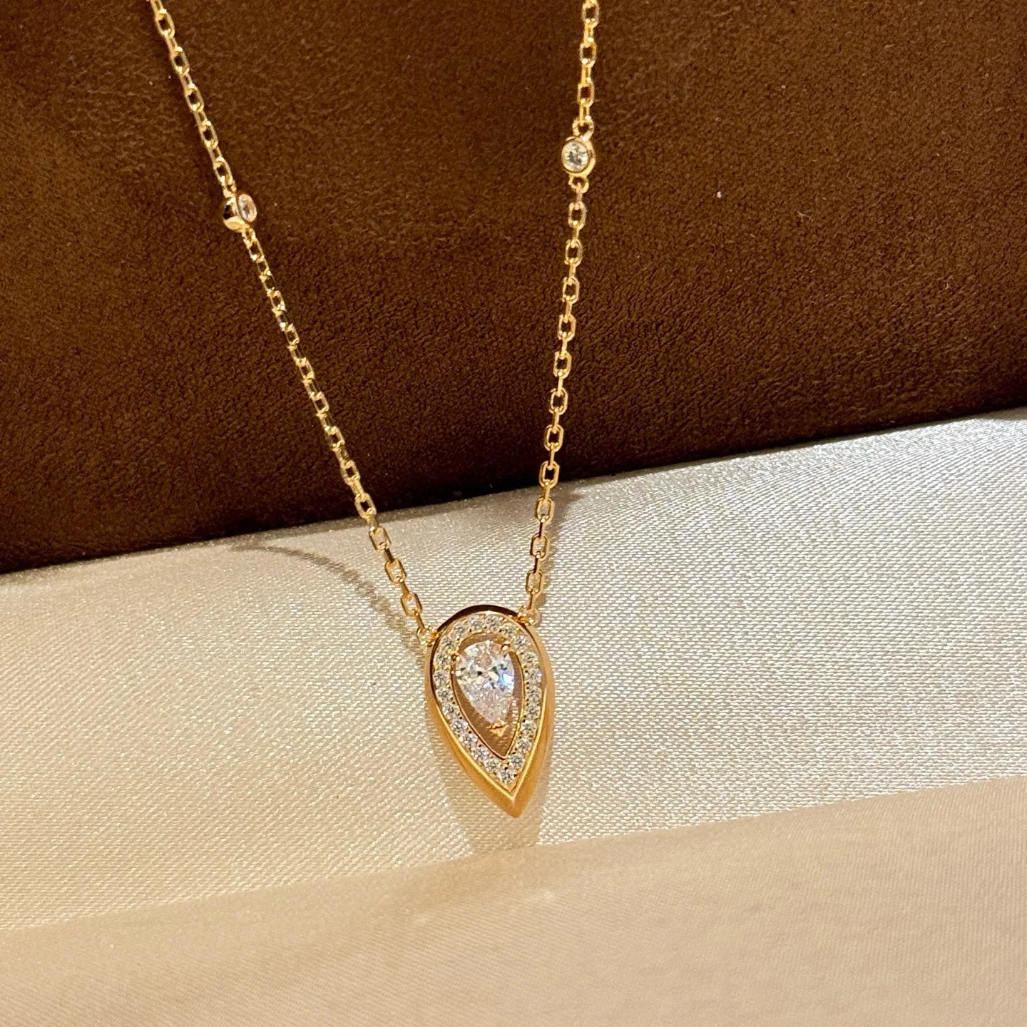 

100% 925 Sterling Silver Pave AAA Zircconia Pear Shape Water Drop Pendant Necklaces For Women Fine Jewelry