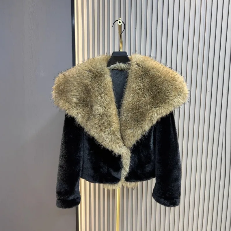 Soft Comfortable Fur Coat  2025 Autumn Winter New Large Furry Collar Short Faux Mink Fur One-Piece Furry Coat Outerwear Ladies