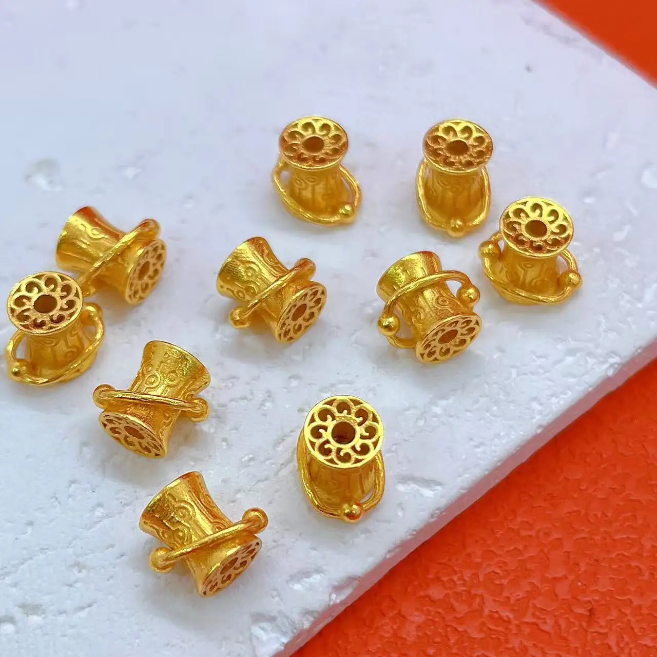 acessorios-diy-para-pulseira-e-colar-conta-barril-meteor-de-cintura-pequena-em-prata-pura-925-banhada-a-ouro-com-flor-doura