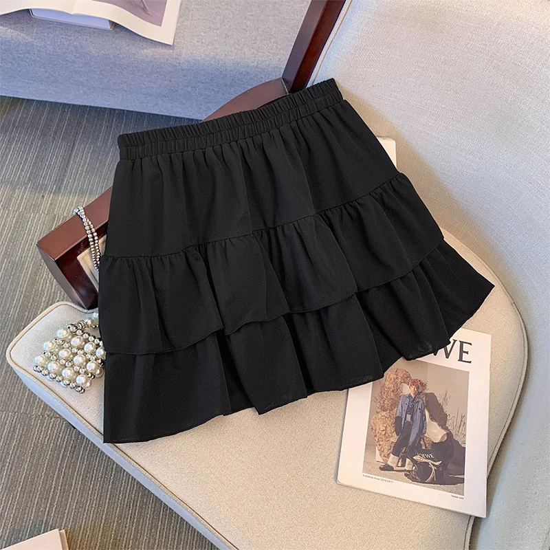 Plus-size women\'s Summer Casual skirt Black and white layered polyester skirt is loose and comfortable without lining