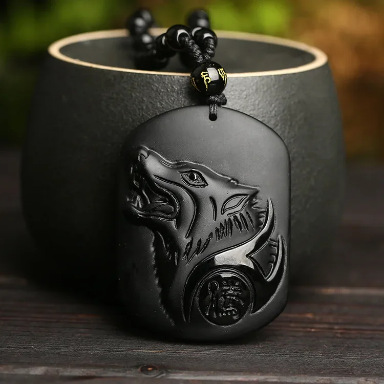 Vintage Obsidian Wolf Head Amulet Pendant Engraved Necklace for Men and Women Lucky Amulet Fashion Jewelry Gift