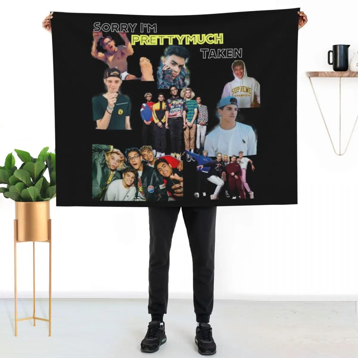 

PRETTYMUCH //Taken by PRETTYMUCH Throw Blanket Lightweight Warm Blanket for Travel Camping