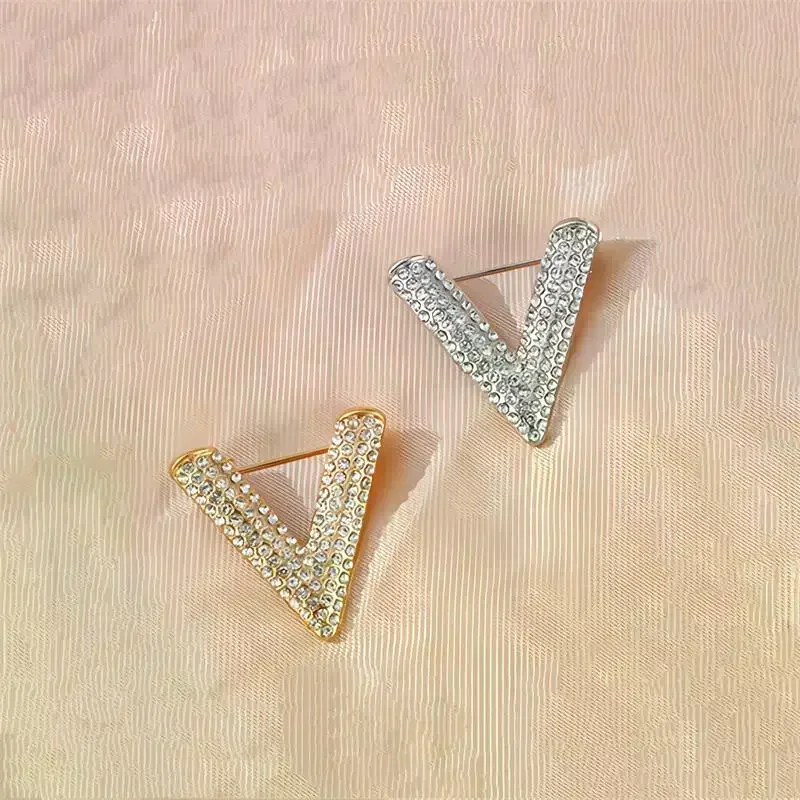 1/2 قطعة حجر الراين الكريستال رسالة الخامس بروش المرأة الإنجليزية الأبجدية بروش دبوس الصدار للجنسين طوق مجوهرات الملابس حقيبة ديكور هدية #4