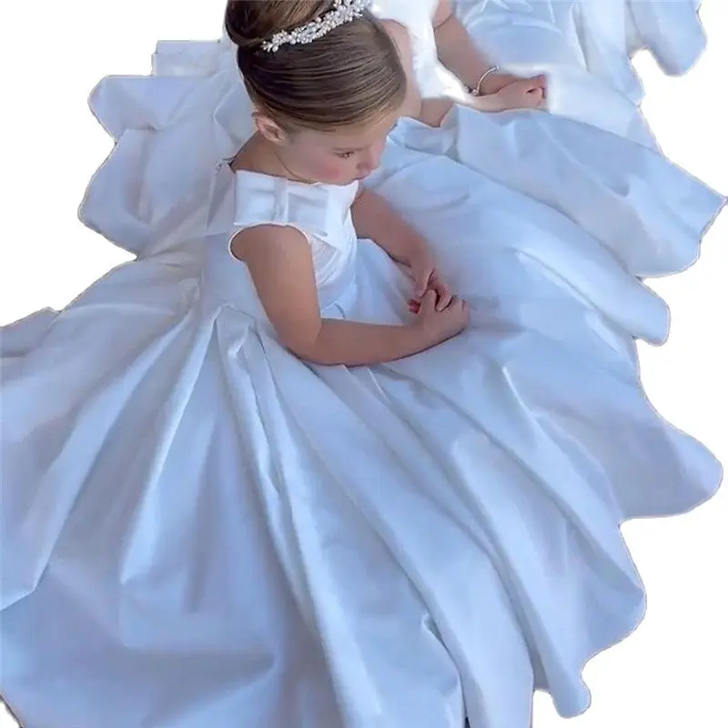 Robe à fleurs blanche pour filles, avec nœud, asymétrique épaule dénudée, robe mignonne pour petites filles, robe de soirée de mariage, robe de première Communion