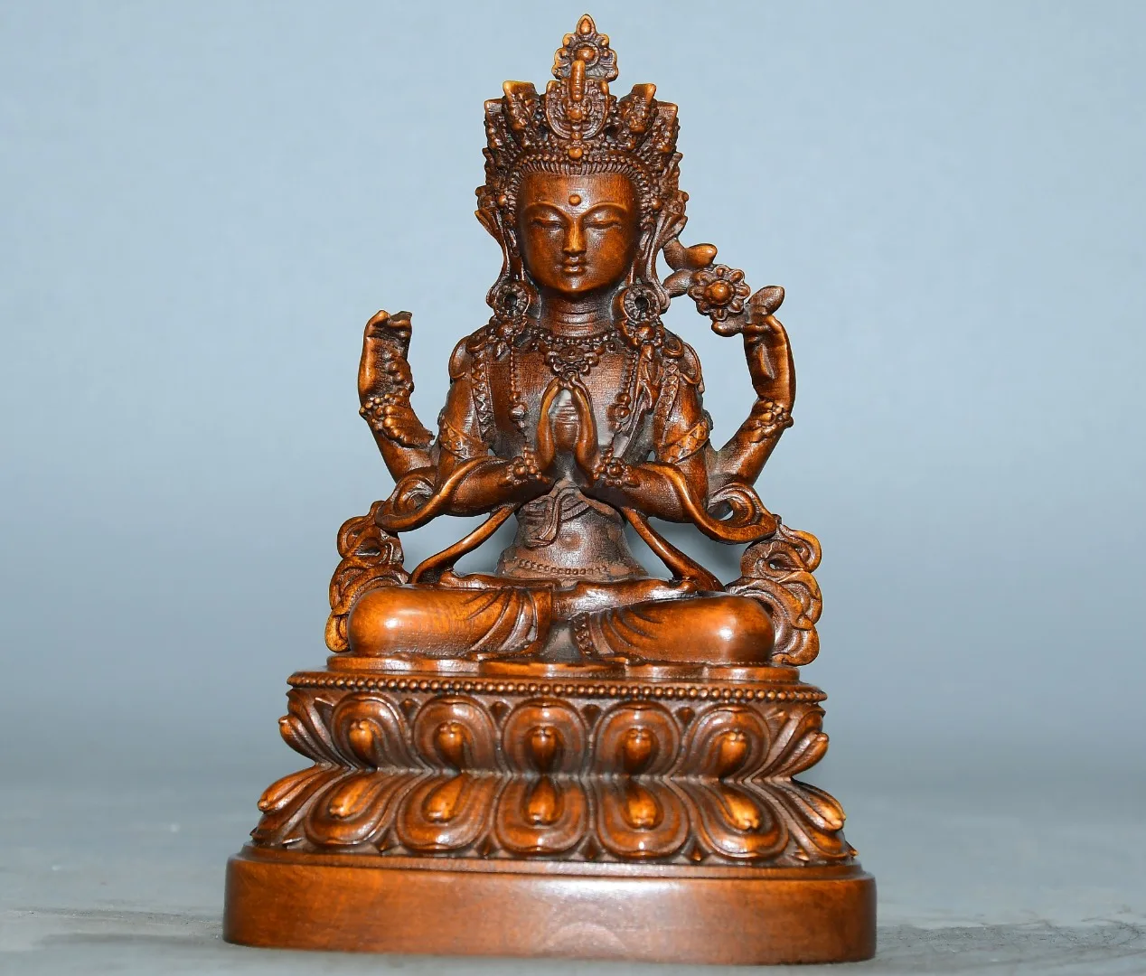

China boutique lobular boxwood four-walled Guanyin Buddha ornaments home worship decoration.
