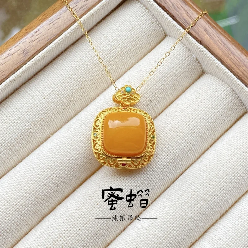 

Natural Amber Pendant Old Wax Cube