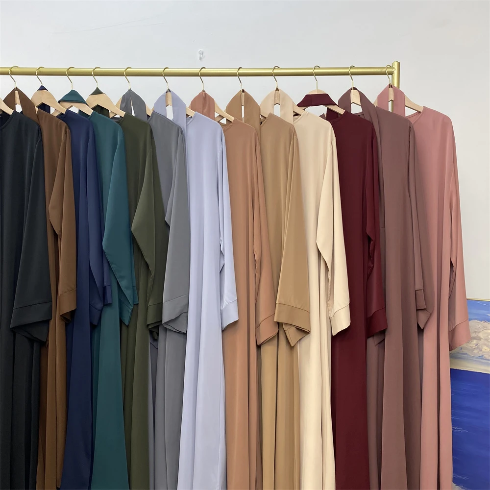عباءة لُجَين (Lujain Abaya) Sf93e1c1d0e6d42e68b4f9755b784b43bn