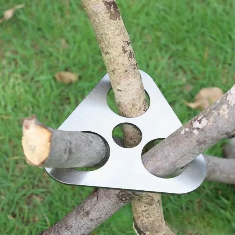 1PC Outdoor Stainless Steel Picnic Tripod Adjustable Can Hanger Convenient and Easy To Set Up Camping Campfire Barbecue