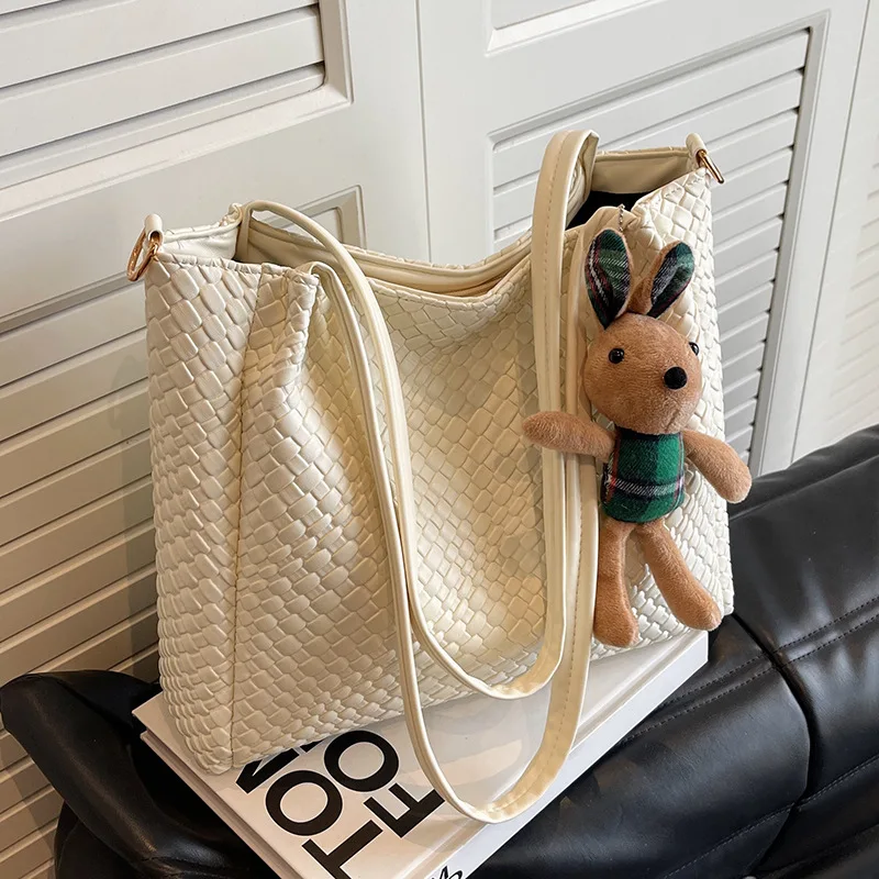 A Large-capacity Women's 2025 New Fashion Single-shoulder Crossbody Bag with A High-quality Commuting Tote Bag