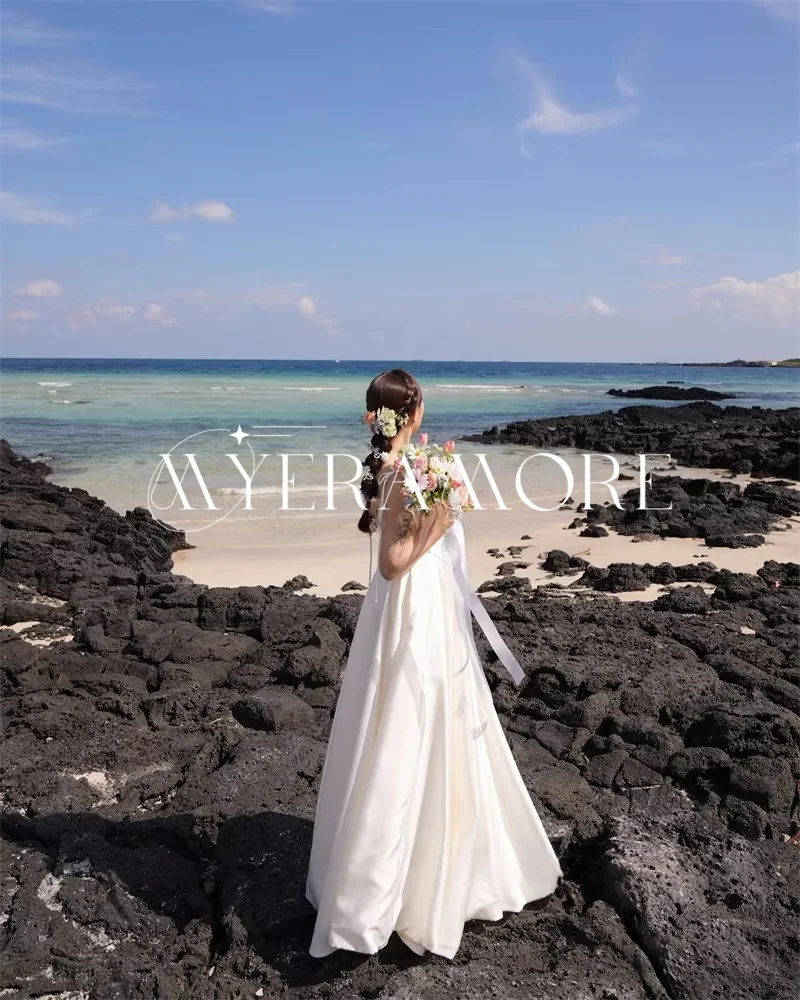 فساتين زفاف أنيقة من الساتان على شكل حرف A للعروس أشرطة سباغيتي بدون ظهر وأربطة من الخلف زي العرائس مخصص فيستدوس دي نوفيا