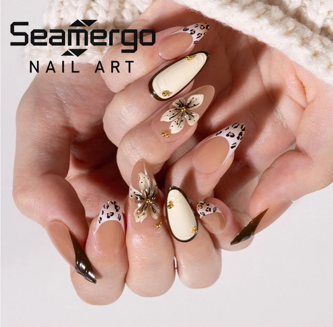 

24 шт. накладных ногтей цвета нюд с леопардовым принтом, форма миндалевидная, с 3D-цветочным золотым дизайном, легкие, роскошные, элегантные, универсальные, сексуальные, съемные накладные ногти