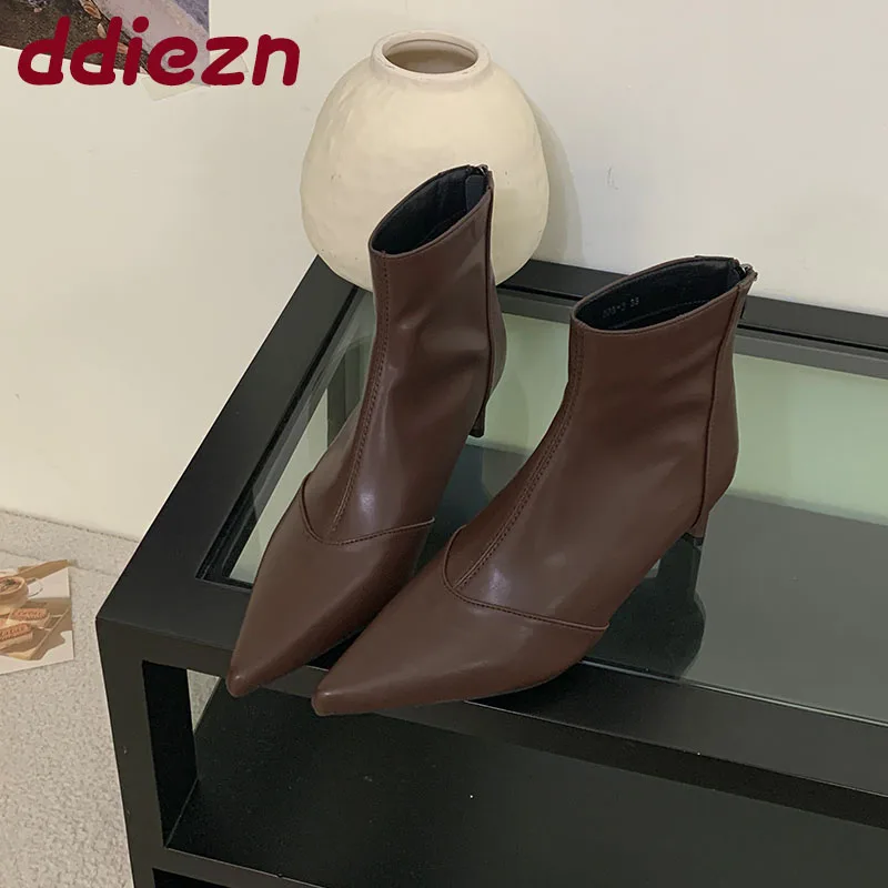

Обувь 2025 г., женские ботильоны с острым носком и квадратным каблуком, модные женские эластичные короткие ботинки на молнии, женские туфли-лодочки