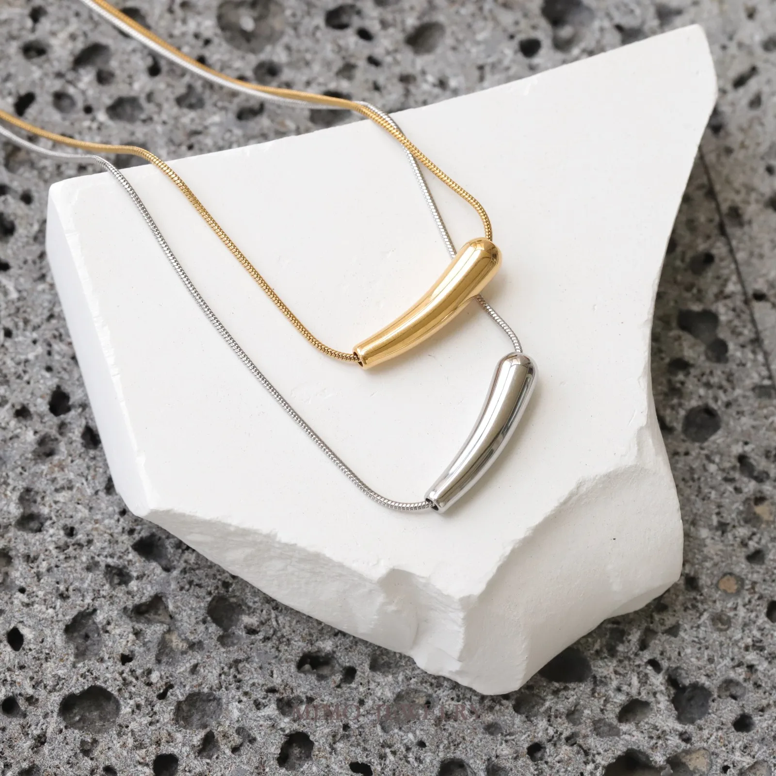 Small Eggplant Smooth Curved Pipe Simple Temperament Charms Pendant Supplies DIY Hand Stainless Steel Gold Plated Accessories