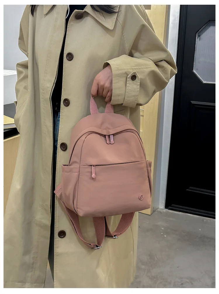 Stilvoller, minimalistischer Rucksack für Damen, leichte Reisetasche mit Telefonschlüsselaufbewahrung, kleiner, schicker Rucksack – Detail 28