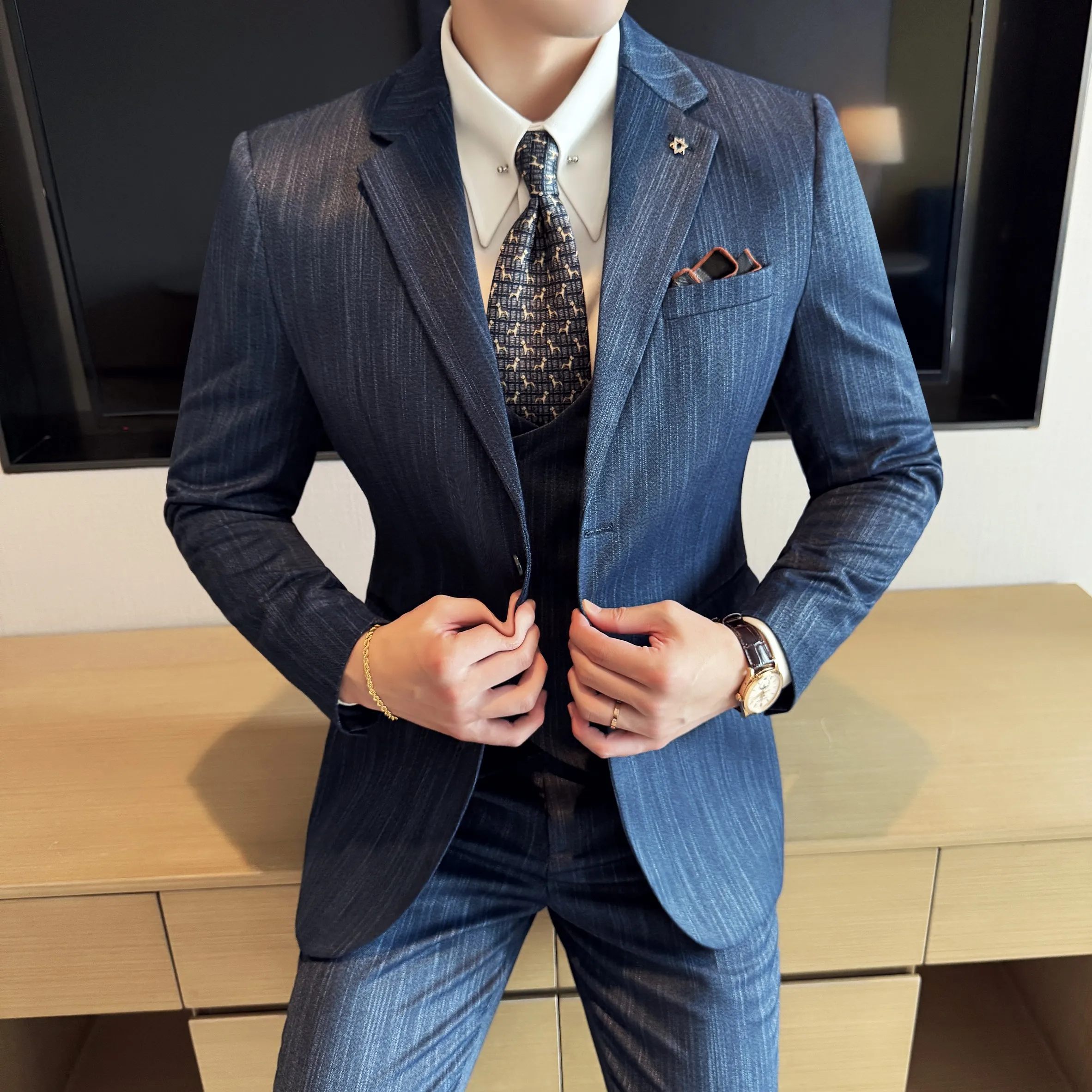 

2025 Trend Tie Dye Striped Suit Men Business Formal Office Work Party Prom Wedding Groom Suits 3 Piece Set (jacket+vest+pant)