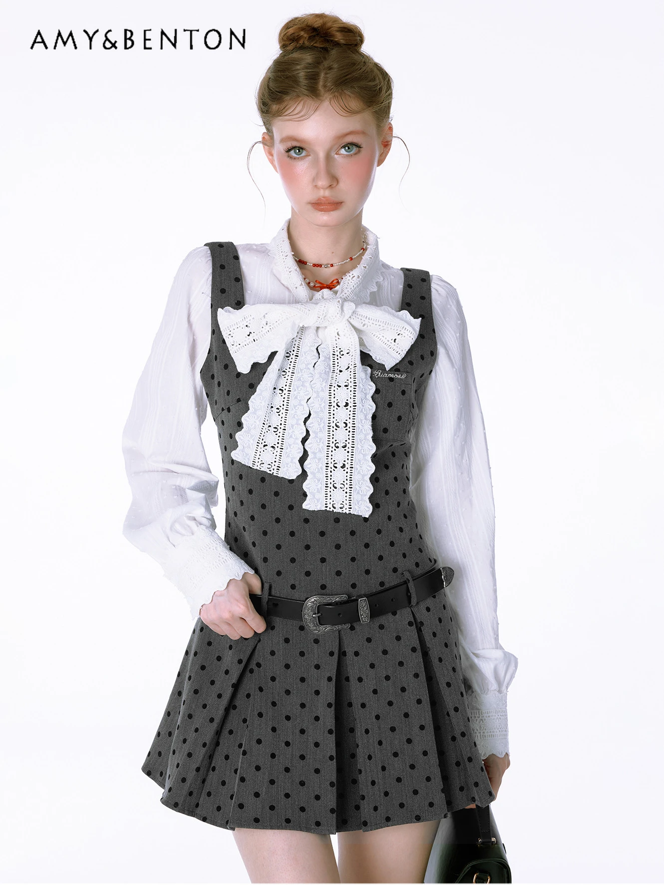 

College Style Polka Dot Slim Suspender Dress French Retro Lace Bow Tie Shirt Two-piece Set Commuter Style Temperament Dress Sets