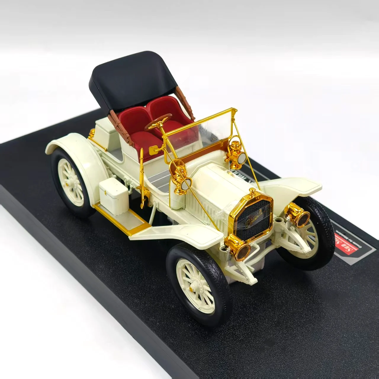 Diecast 1:18 Scale 1908 Buick 10 Classic Alloy Car Model - view 3