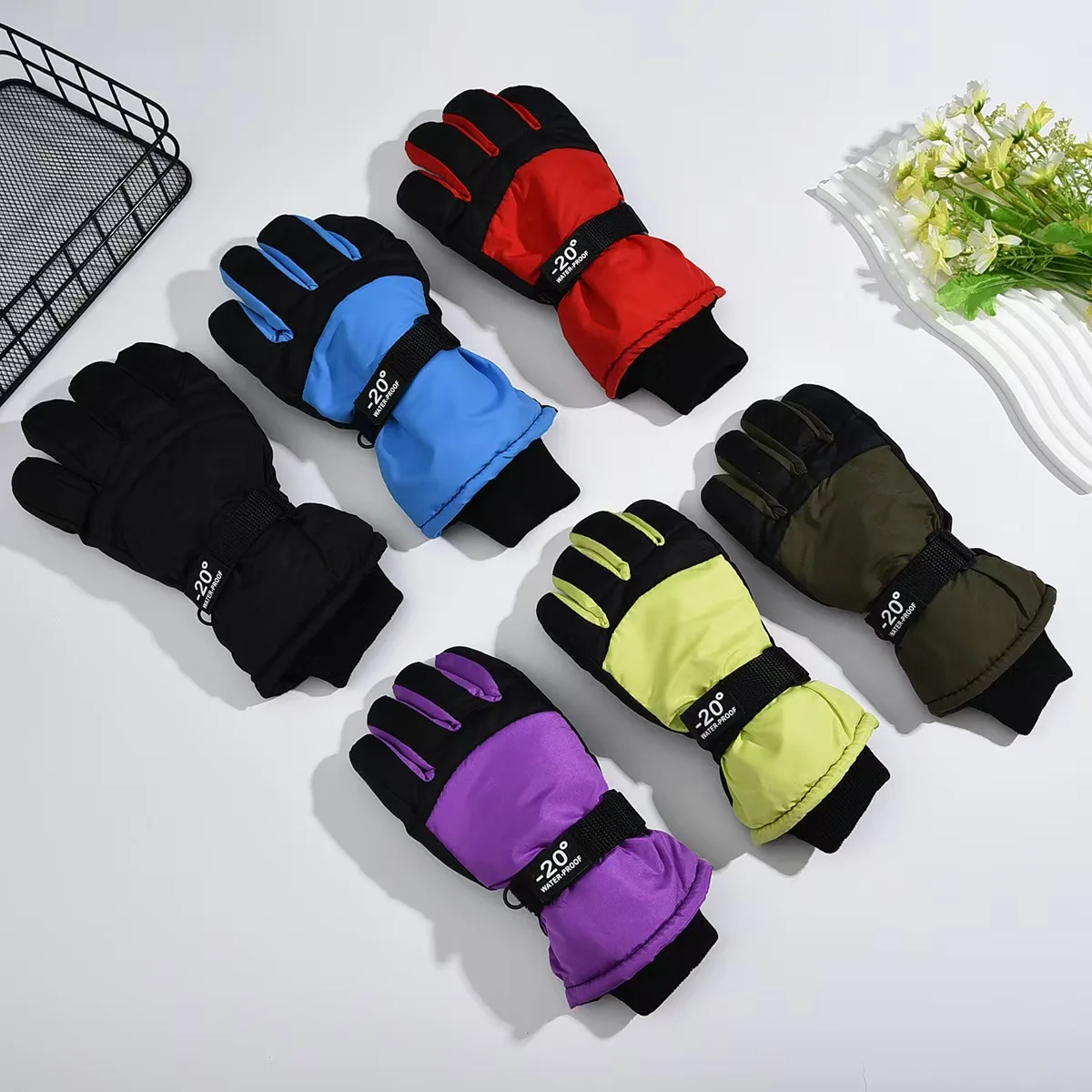 Kids Winter Thickened Split‑Finger Ski Gloves, Warm Windproof Sports Gloves for Children Skiing Outdoor Snow Activities Daily