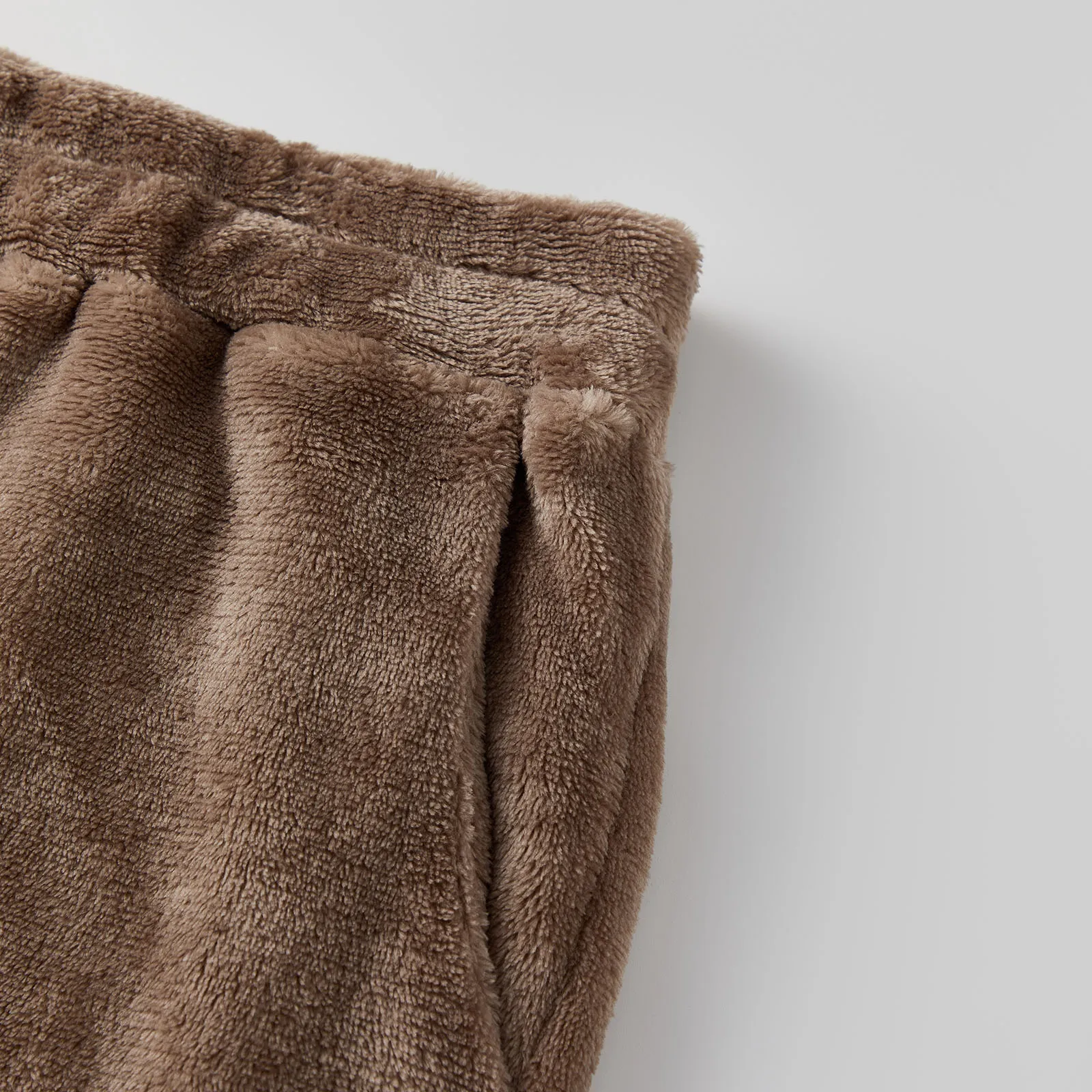 Men’s 2 Piece Velvet Pajama Set Long Sleeve Solid Color Pullover + Pants Set Loungewear