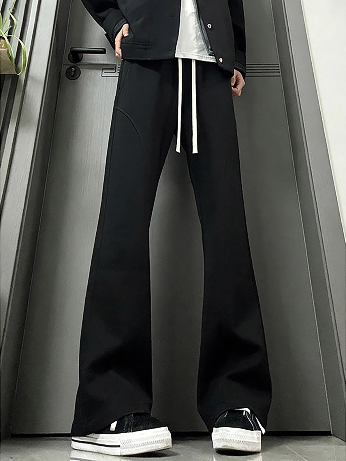 Slimming Straight Leg Men's Sweatpants White Grey Side Cut Flared Sporty Drapey Casual Trousers CleanFit Knife Decomposition