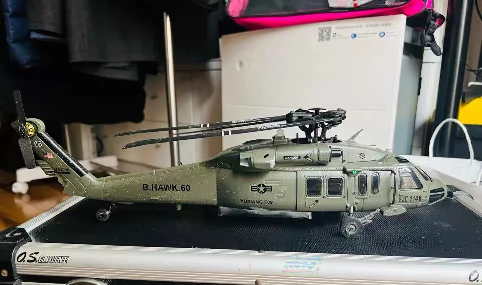 

Вертолет с дистанционным управлением Black Hawk Rc Yxznrc F09 Uh60 Utility 6-осевой гироскоп 3d6g двойной бесщеточный двигатель Rtf Rc