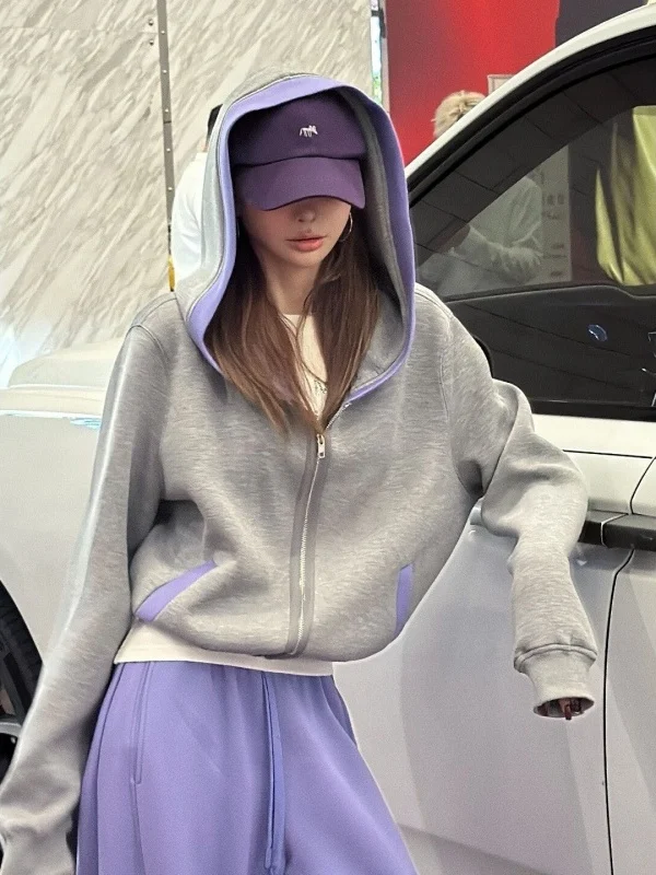 Fashionable Color Block Loose Sportswear Set with Hooded Sweatshirt And Wide Leg Pants for Running Autumn Season Women's Ense...