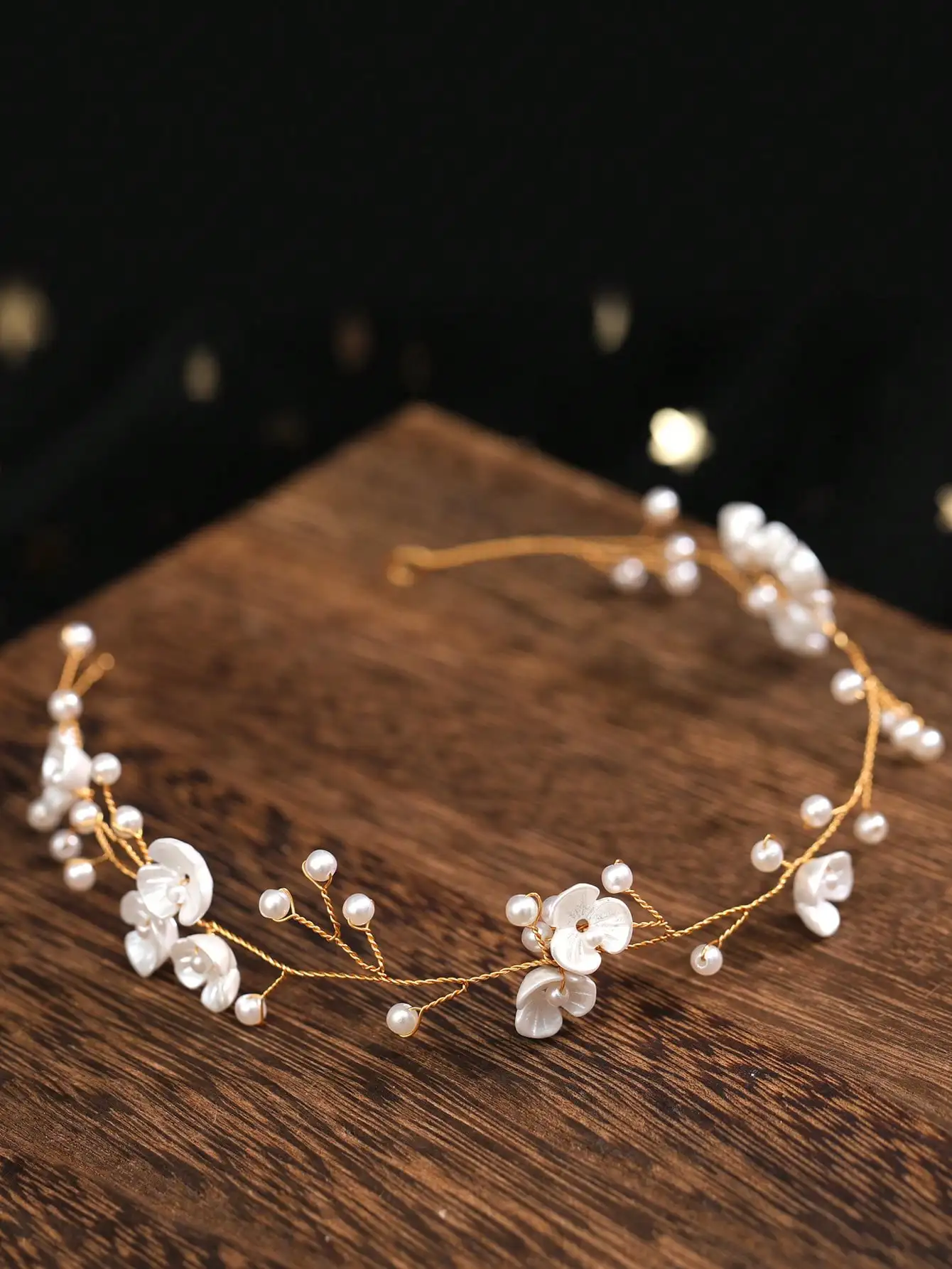

Handmade Fashion Pearl Flower Hair Vine Headband Leaf Hairband Tiara Bridal Wedding Hair Accessories Jewelry Hair Vine Headband