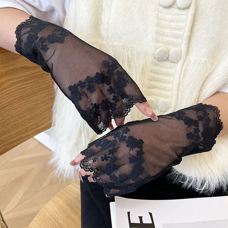 

Womens Sexy Lace Half Finger Gloves Sunscreen Short Fingerless Gloves Spring Summer Mittens Outdoor Driving Cycling Accessories