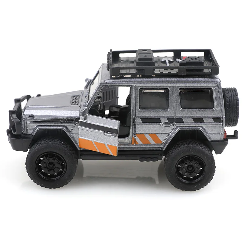 Alloy children\'s car model doll simulation return force off-road vehicle decoration gift