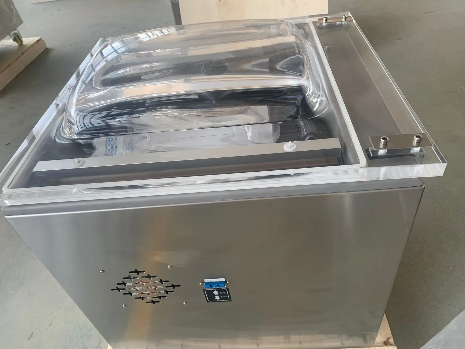 Nieuwe industriële roestvrijstalen vacuümsluitmachine voor het verpakken van voedsel en niet-voedselproducten voor restaurants, catering