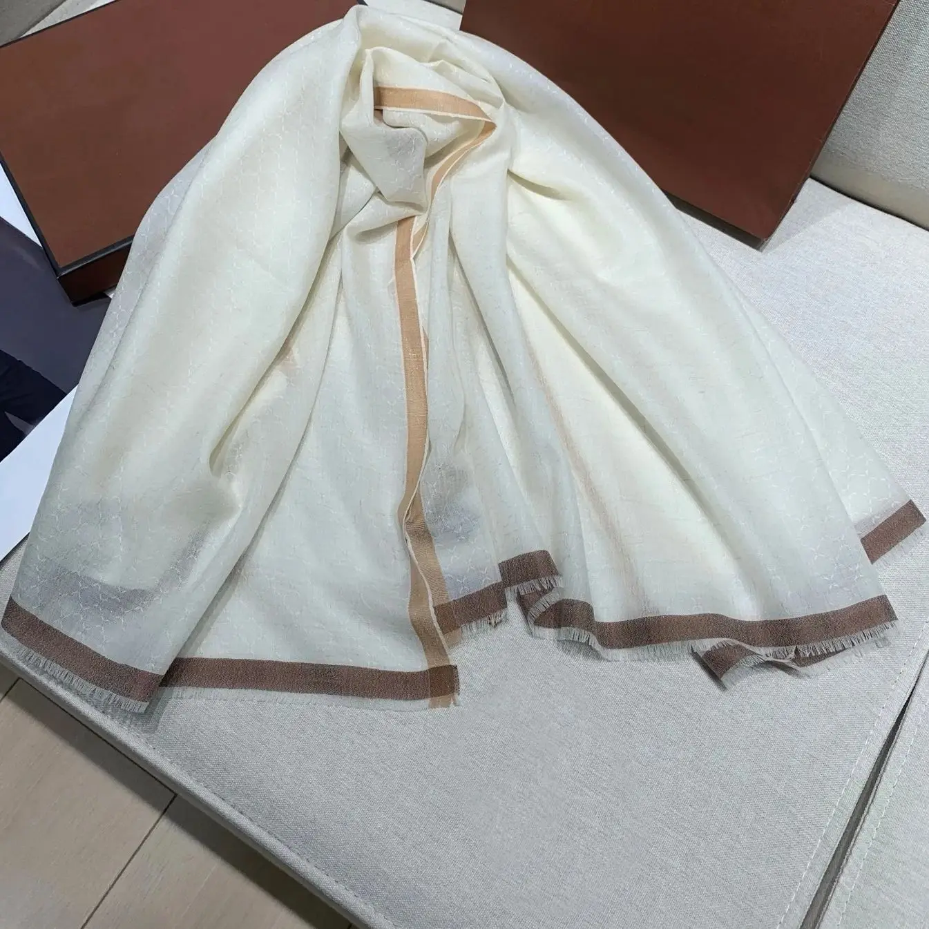 

Women's Wool Scarf Embroidery Decoration Color Contrast Fashion Female Shawl