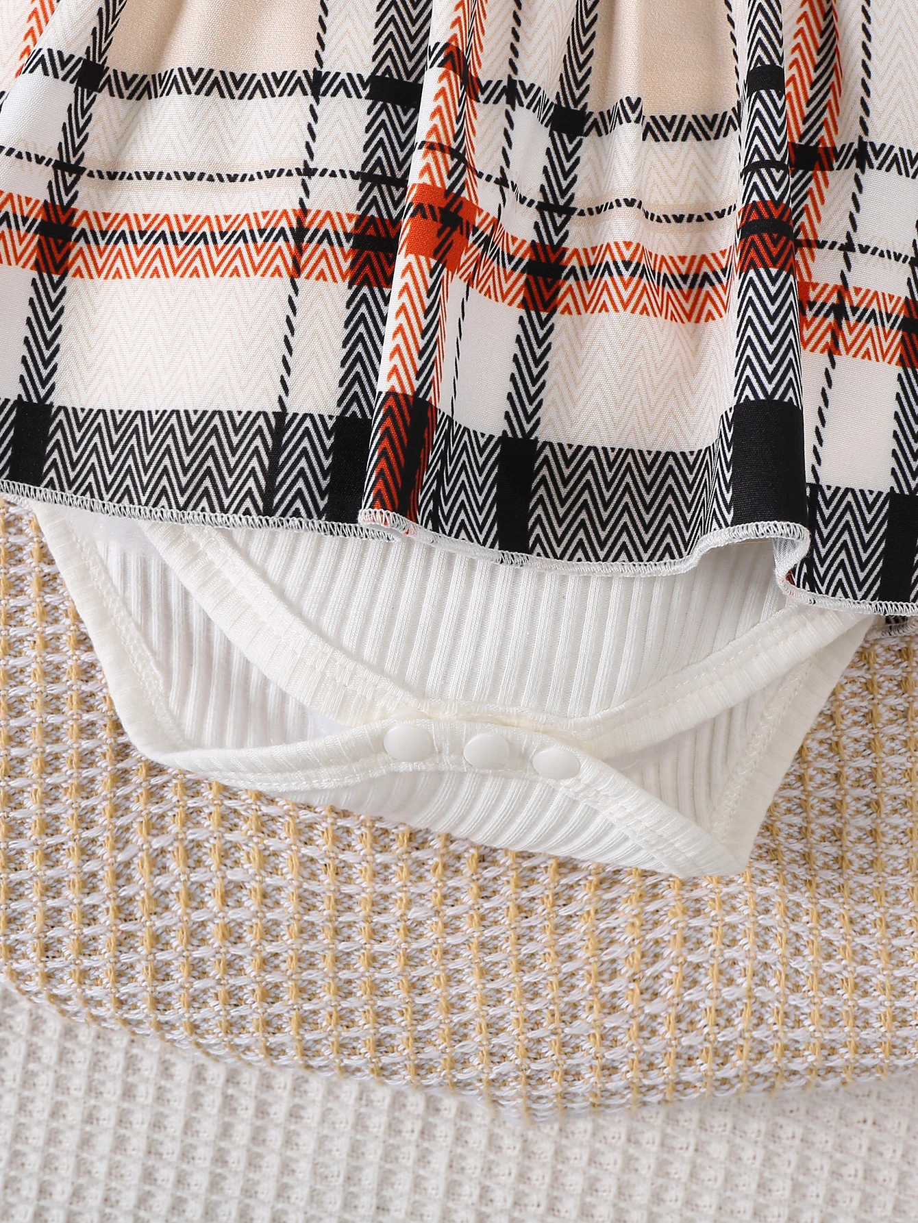 بدلة قفز على شكل مثلث للفتيات الصغيرات غير رسمية مرقعة منقوشة مزينة بفيونكة مكونة من قطعتين (بما في ذلك عصابة رأس) صيفية