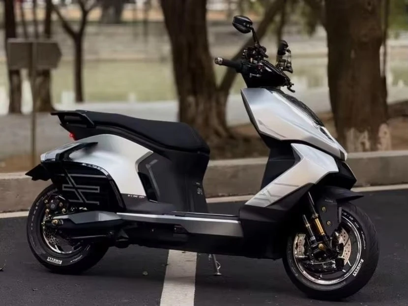 EER ZEEHO AE8S + MY25 15000W 72V mid-drive electric bicycle 90AH removable battery 250KM electric travel motorcycle ABS long-dis