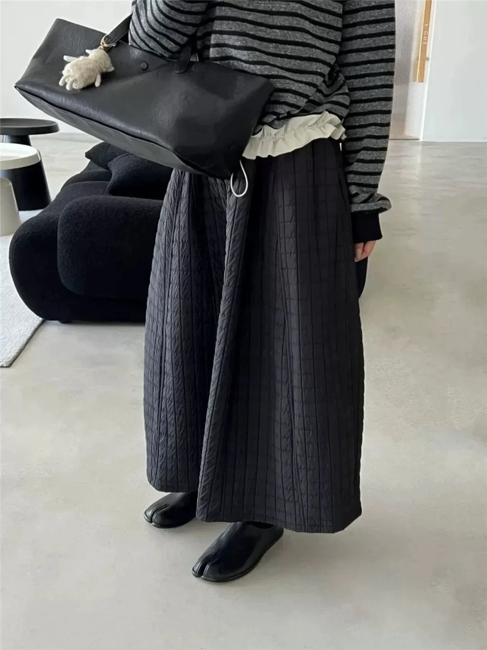 ZONHEMEN 2025 New Korean Style Warm Diamond Quilted Padded Skirt Women Textured Bud Slim Fit Casual A-Line Skirts