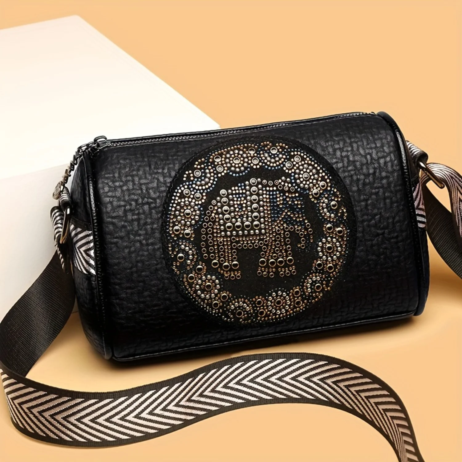 

Circle Design Boston Bag, Fashion Shoulder Crossbody Bag Women, Versatile Soft PU Leather Wide Strap
