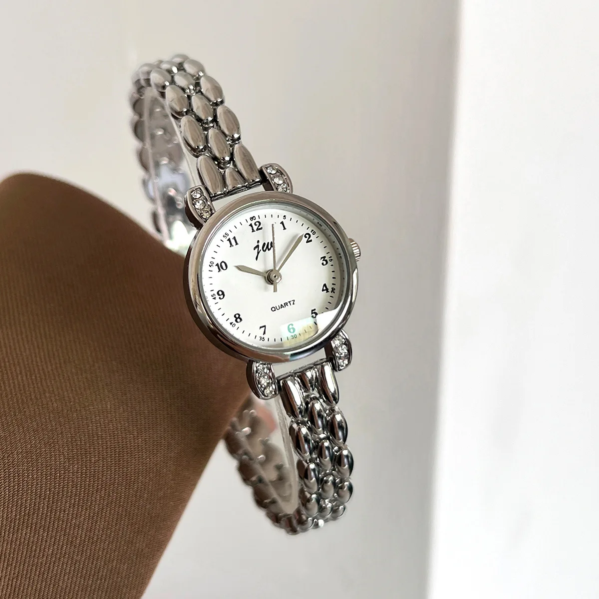 Vintage Exquisite Bracelet Watch For Women Simple Light Luxurious High Aesthetic Value Waterproof Female Fashion Quartz Watches