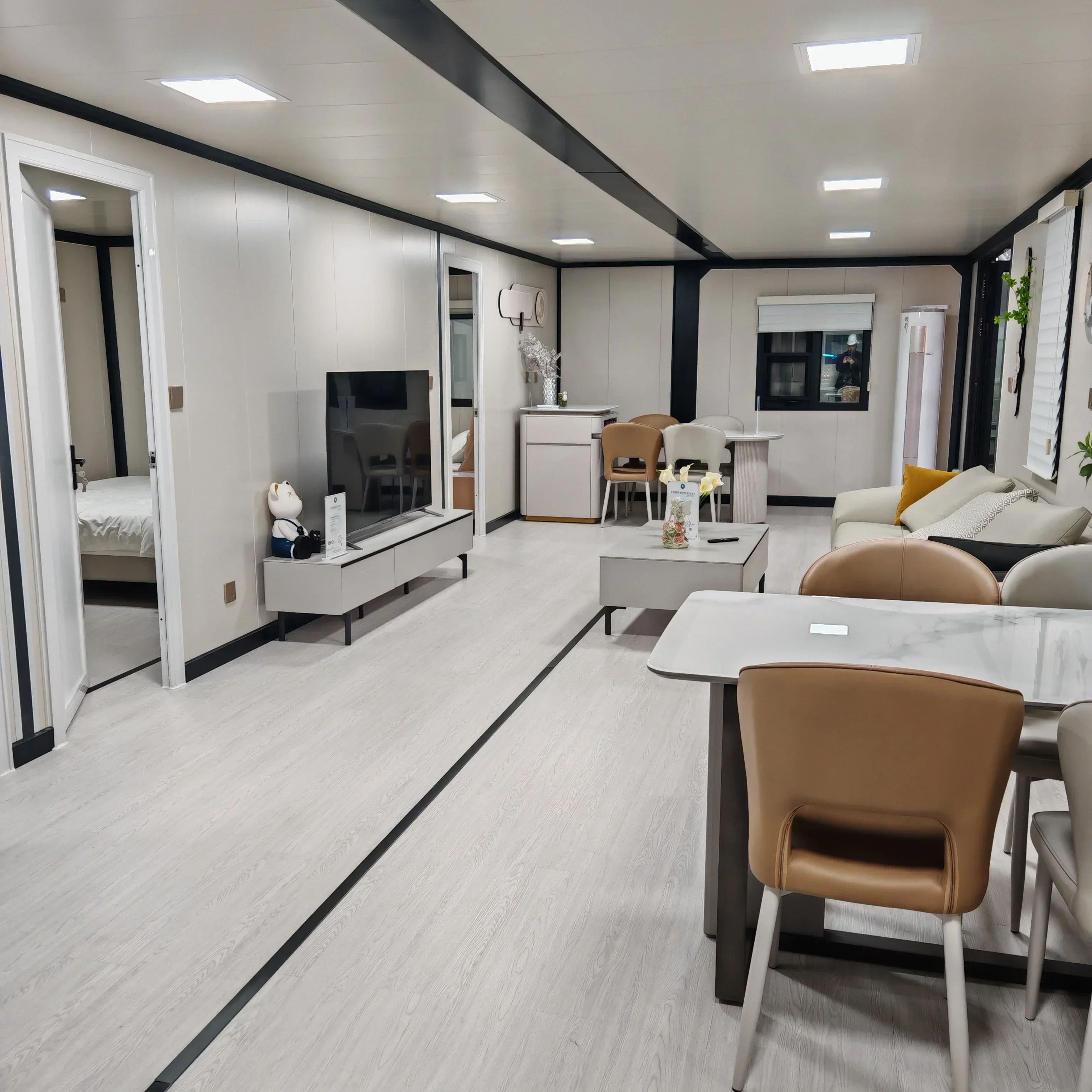 Prefab Mobile Tiny Home Ready to Ship 2 Bedroom 20ft 40ft Prefabricated Foldable Container House Modern Prefab Home