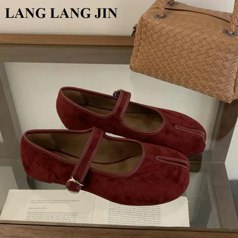 2025 Fashion Women Split Toe Mary Jane Lolita Flats Ladies Retro Vintage Kawaii Designer Suede Loafers Elegant Ladies Ballerinas