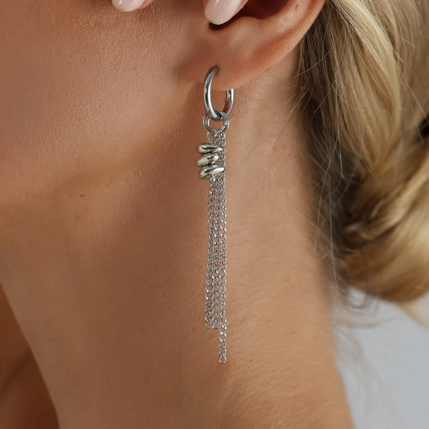 Fashion Long Tassel Irregular BeadedChili Pendant Earrings for Women Sexy Spicy Girl Asymmetric Unique Design Party Accessory