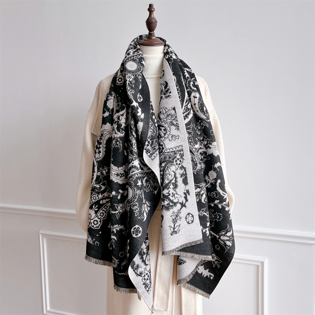 

63*180cm Bohemia Paisley Designer Winter Women Scarf Cashmere Thicken Warm Shawl Pashmina Scarves Poncho Wrap Ladies Blanket