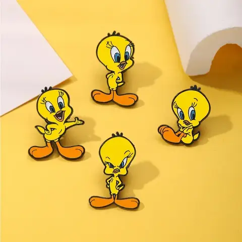 4pcs Looney Tunes Cute Tweety Enamel Pin Set Cartoon Brooch for Coat Brooches Fashion Lapel Badges Gift for Friends