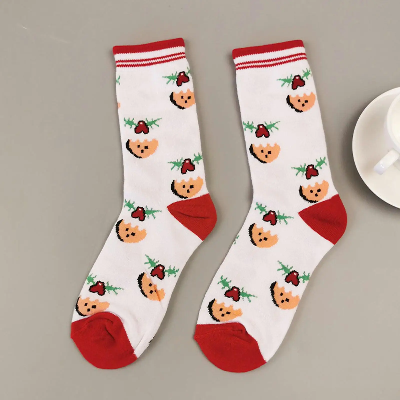 6 Paar bunte Weihnachtssocken mit bedruckten Mustern, warme, hautfreundliche Urlaubsaccessoires, freie Größe, Geschenkdekoration